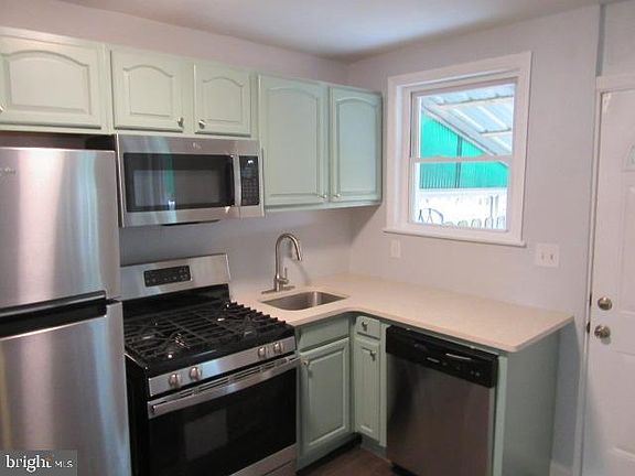 5th image of 3007 W 2nd St