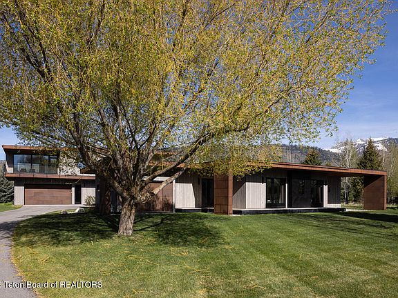 2nd image of 1675 N Prosperity Ln