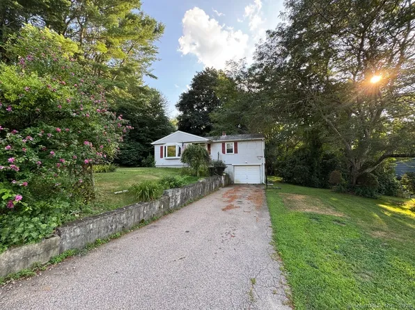 3 Johnnie Court, Ledyard, CT 06335