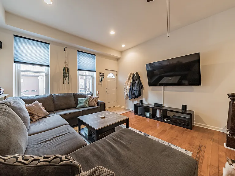 1327 S 9th St — Photo 4