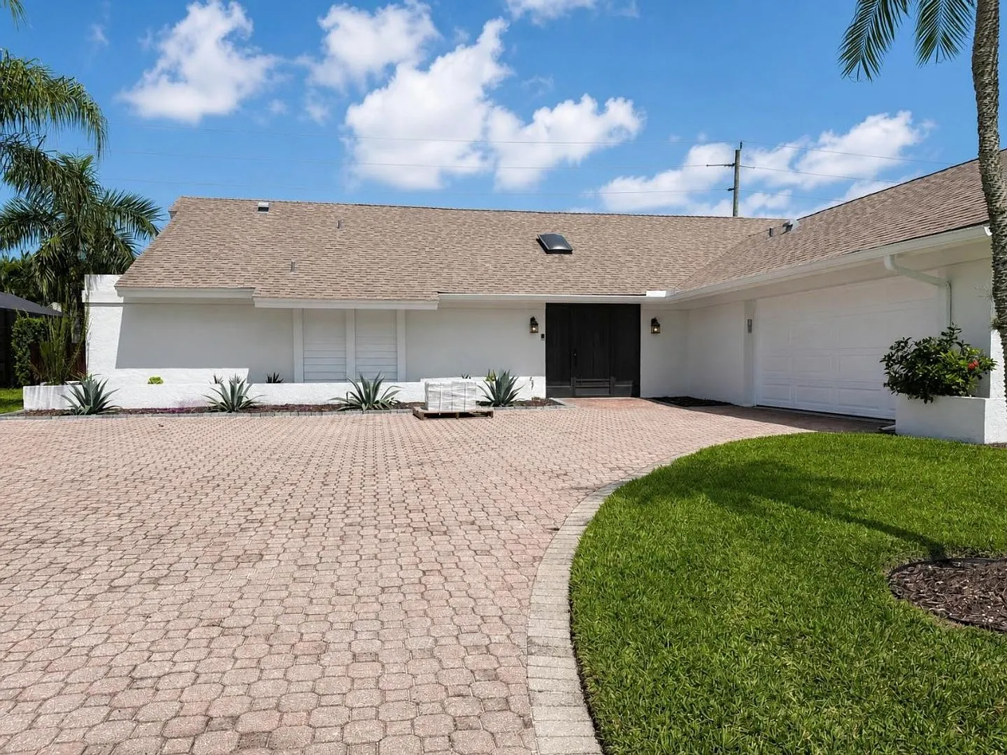 Rental Home With Private Pool | 3 Bedrooms | Pet-Friendly | Prime Naples Location — Photo 2