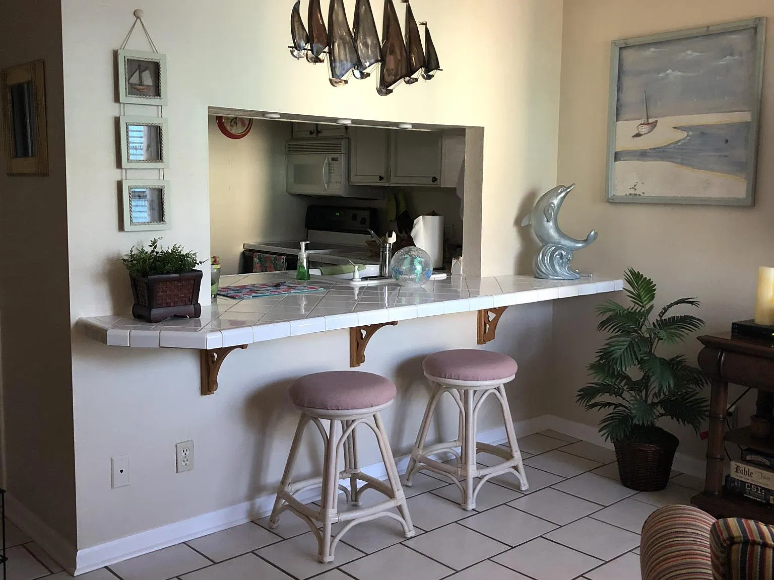 952 W Beach Blvd — Photo 4