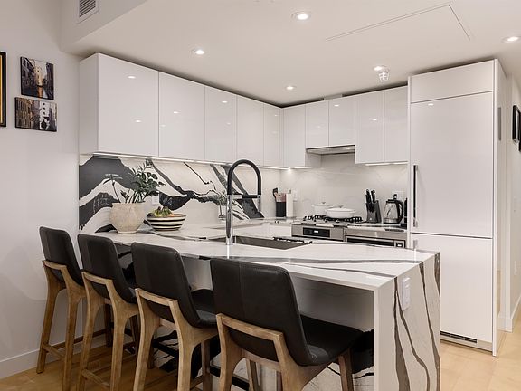 3rd image of 135 E 13th St #1005