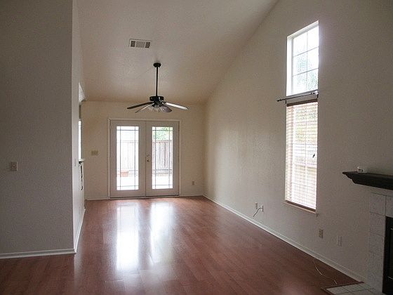 4th image of 763 Westpark