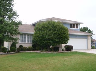 1 Wexford Ct, Lemont, IL
