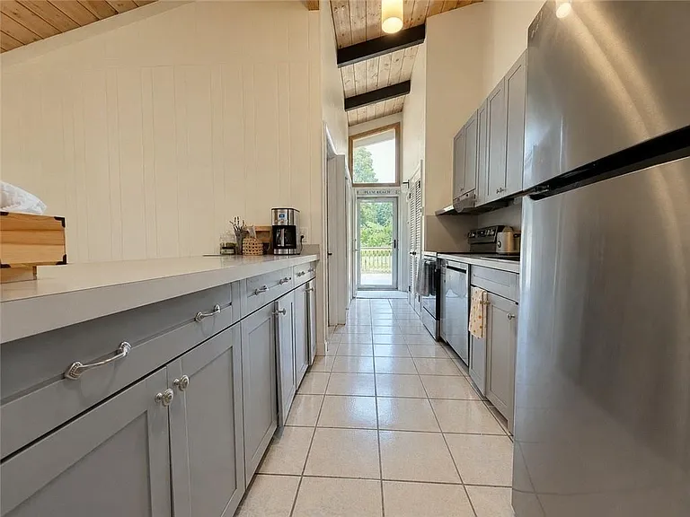 35 Sunset Ave — Photo 18