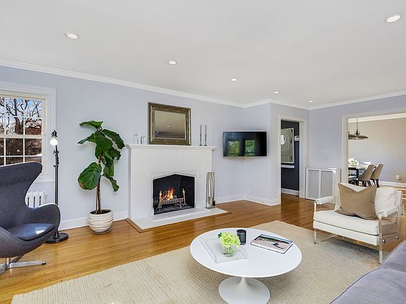 642 Forest Ave Larchmont NY-print-015-005-015-4200x2802-300dpi.jpg