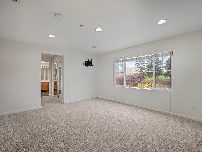 729 Copperfield Ct — Photo 36