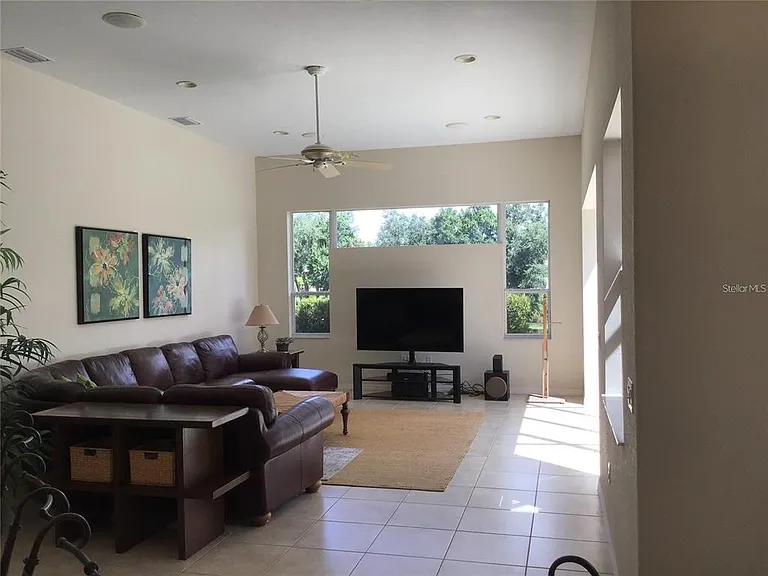 1292 W Hillsborough Blvd — Photo 9