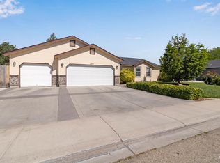 1316 Willow Creek Dr, Nampa, ID 83686