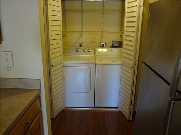 5th image of 9833 Westview Dr