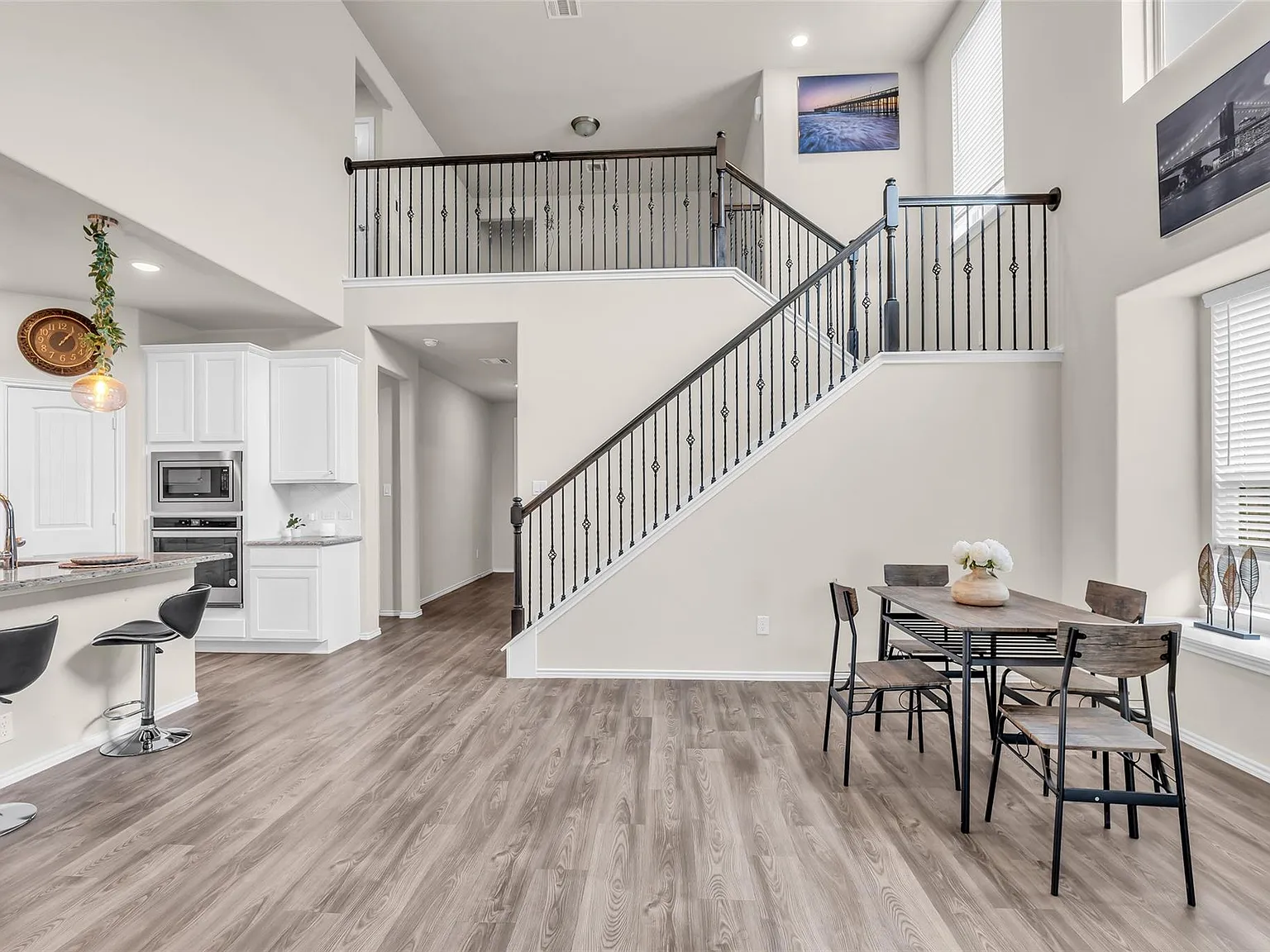 4 bed, 3.5 bath, 3215 sqft, $3,500 — Photo 3