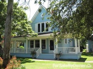 1411 E Bayshore Dr, Palacios, TX 77465