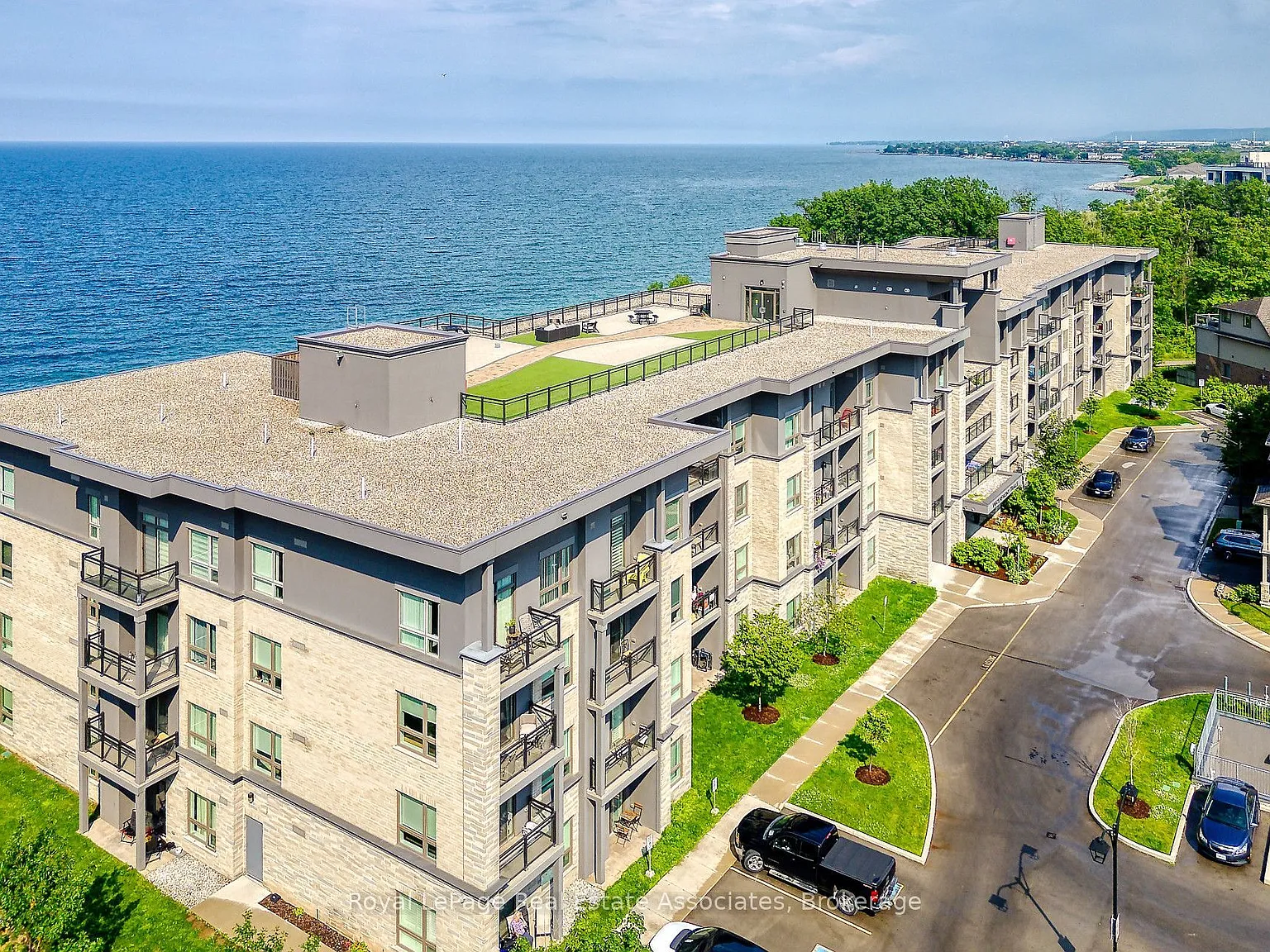 1 bed, $2,000 — Photo 1