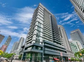 352 Front St W