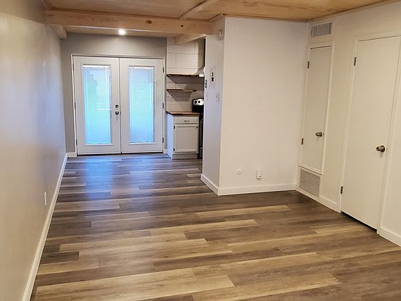 4th image of 1117 Girard Blvd SE APT 4