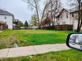 656 W Douglas, Freeport, IL 61032