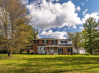 11541 Hunts Corners Rd, Akron, NY 14001