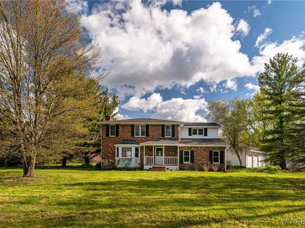 11541 Hunts Corners Rd, Akron, NY 14001