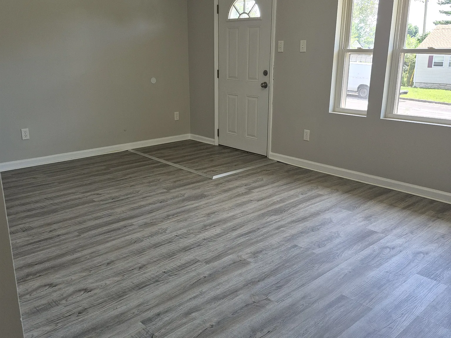 2 bed, 768 sqft, $1,100 — Photo 3