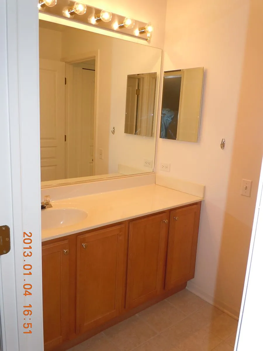 Upstairs Bath - 3 Tiverton Ct