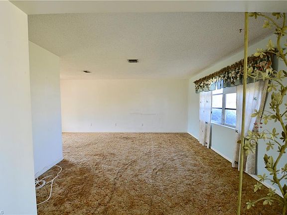 2nd image of 1631 Country Club Pkwy