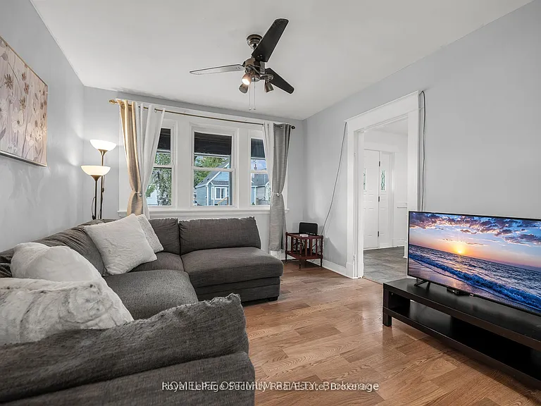35 Bayfield Ave — Photo 5