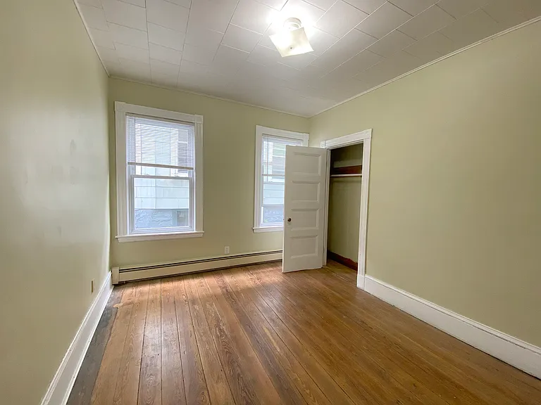 15 Crocker St #1 — Photo 7