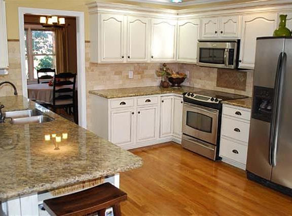 5th image of 744 Emmett Creek Ln