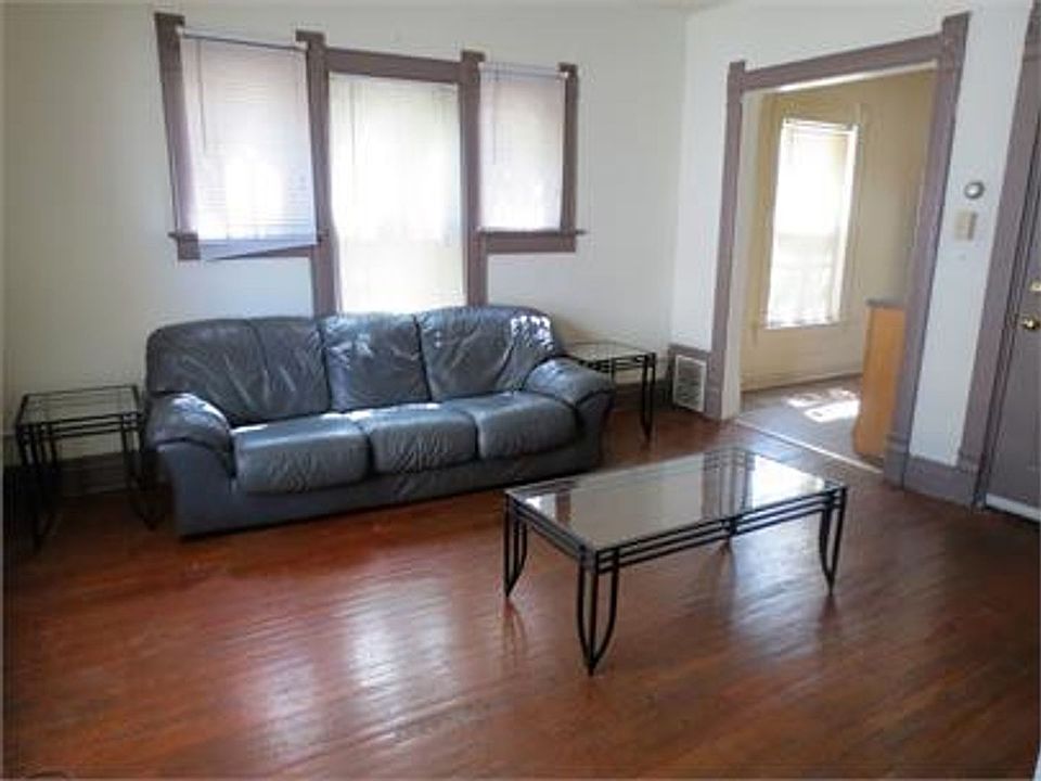 2nd image of 610 W Elm St #B645e7123