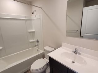 5 L Wendowski St, Edgewater Park, NJ 08010