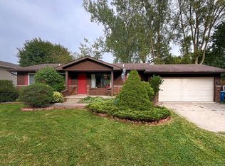 13221 Torrey Rd, Fenton, MI 48430