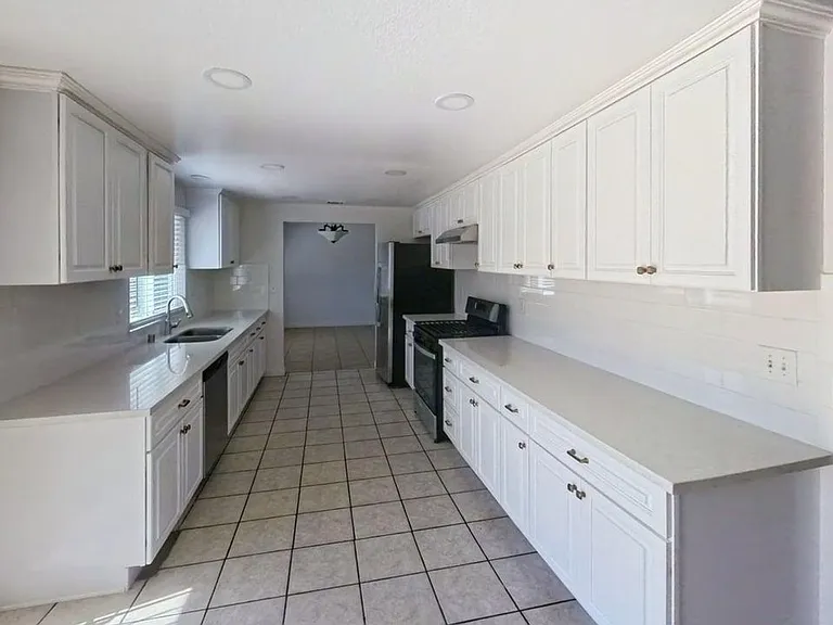 13677 Golden Eagle Ct — Photo 4