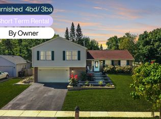 975 Old Mill Grove Rd, Lake Zurich, IL 60047