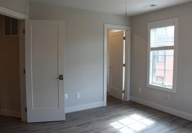 928 N Buchanan Ct — Photo 9