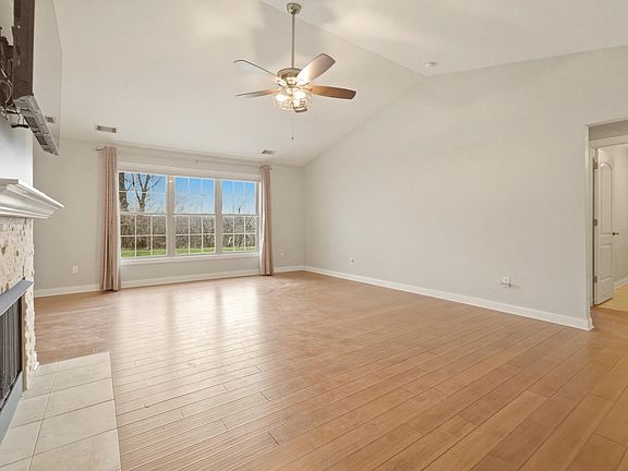 5th image of 862 Veterans Ln