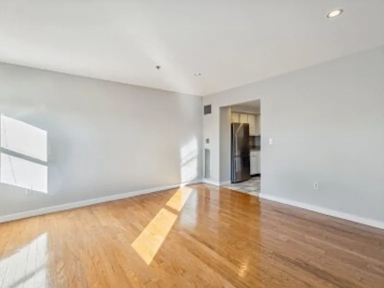 534-538 Commonwealth Ave #7D — Photo 11