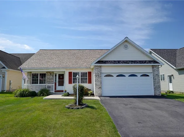 73 Logans Run, Greece, NY 14626