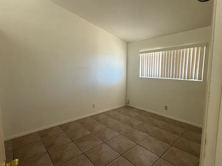 13535 Yakima Rd #4 — Photo 3