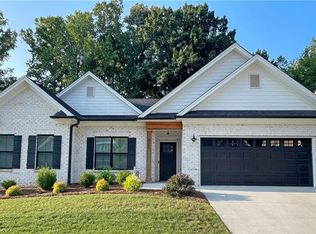 3727 Tanglewood Forest Dr, Clemmons, NC 27012