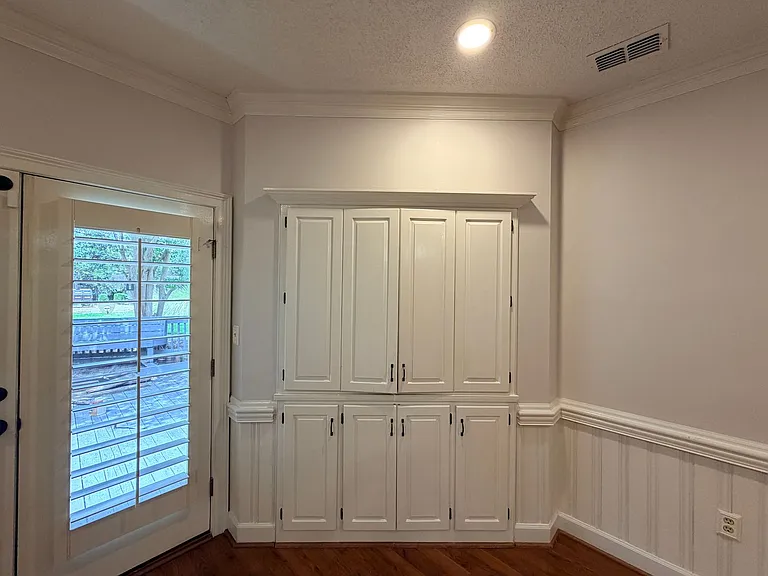 1009 Williamsburg Dr — Photo 18
