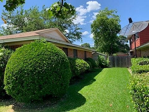 2nd image of 1545 E Red Bird Ln