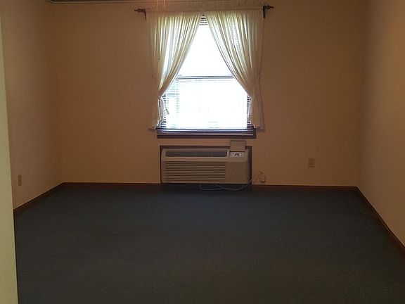 2nd image of 250 E Northfield Dr #117