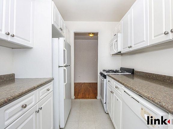 4th image of 3555 Oxford Ave APT 4E