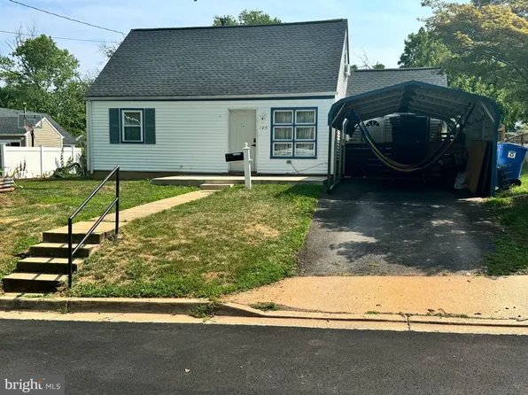 109 Martin Dr, Manassas Park, VA 20111