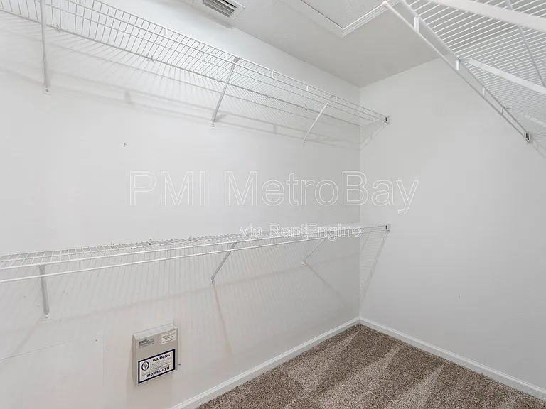 1010 Summer Breeze Dr — Photo 34