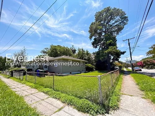 271 Maple Ave #B Photo 1 271 Maple Ave #B Photo 1