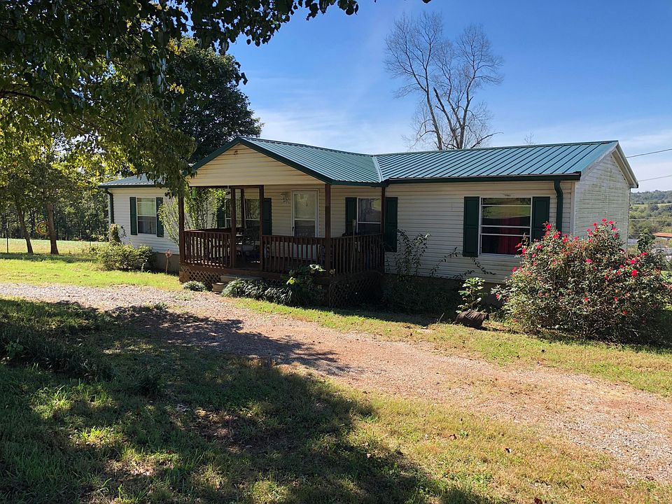 2nd image of 1135 Hawkins Rd