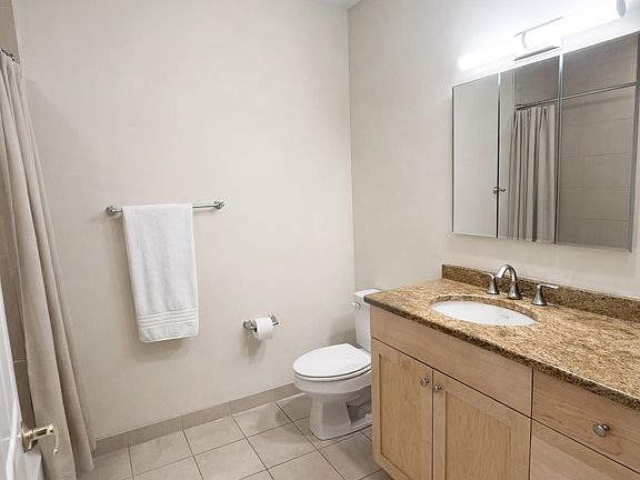 5th image of 1600 Arch St APT 1510