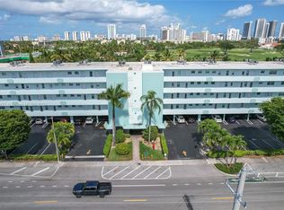 700 NE 14th Ave APT 405, Hallandale Beach, FL 33009